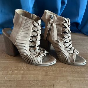 DV by Dolce Vita Tan Heels Size 10